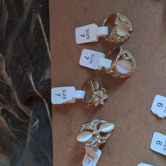 Bundle lot of assorted Jewelry Rings 10 Pieces Size 6,7,8 - Picture 9 of 11